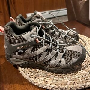 Women’s Merrell Hiking Boot